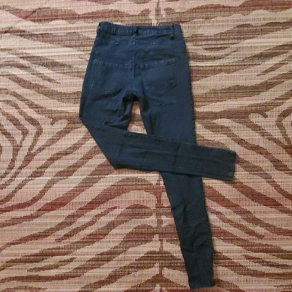 High Waisted Jeans - No Boundaries - Picture 3 of 4